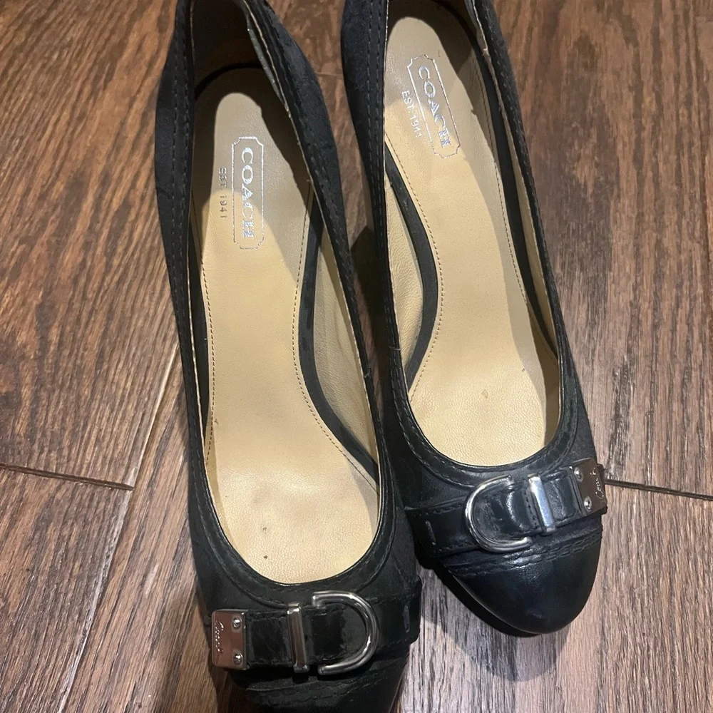 Coach heels size 8.5 - Picture 2 of 6